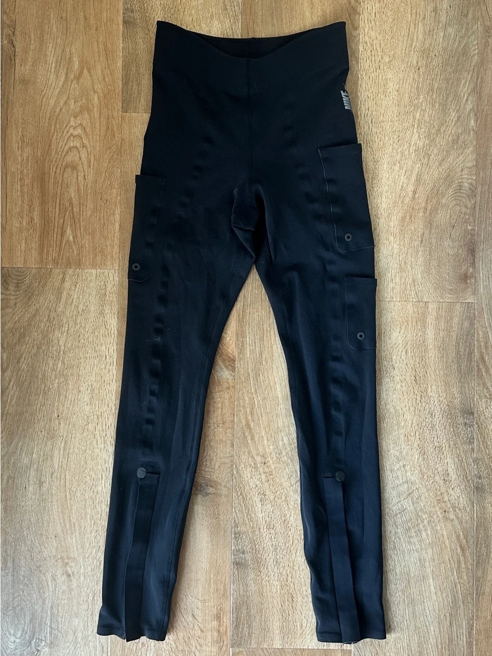 Nike Women’s High-Rise Pocket Leggings Size Small Black